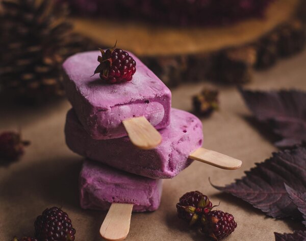 Blackberry fruit popsicle recipe. Healthy fruit popsicle ideas and ingredients. Learn to make delicious fruit popsicles using a blender or pressure cooker